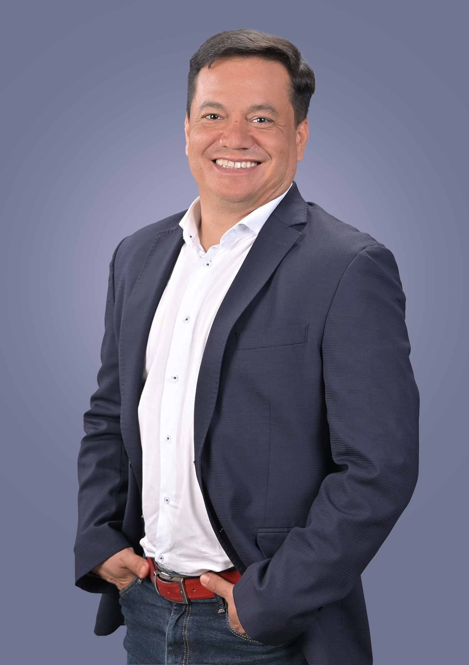 Esta es una fotografía de medio cuerpo de Javier Perdomo, CEO de JPE Industries LATAM
